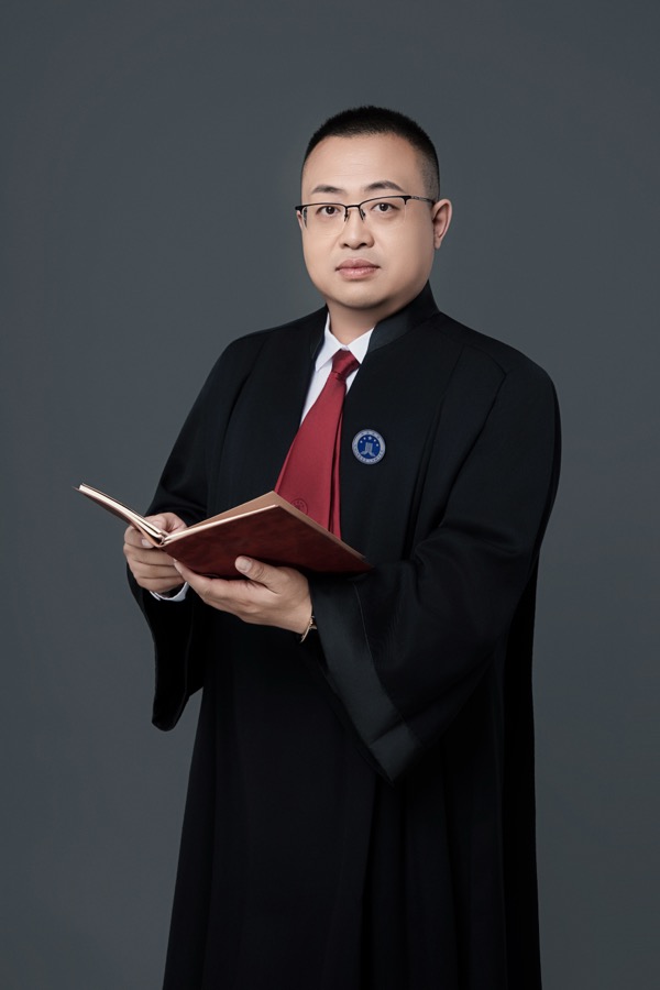 张鹏斌律师照片
